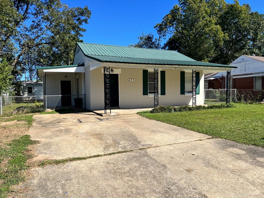 421 Wilton Street, Columbus, GA, 31904, Parking pad and side gates to back yard