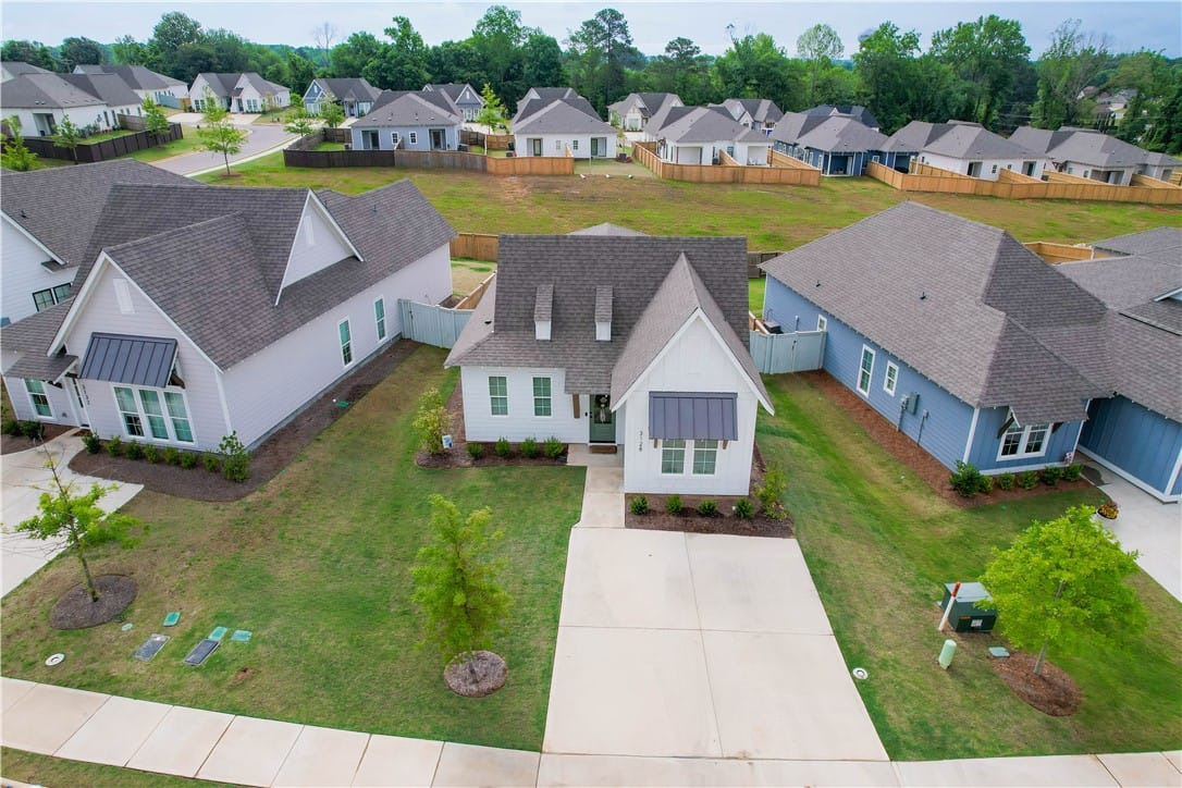 3128 BOTTLE, Auburn, AL, 36830, A well-maintained lawn and sturdy asphalt roof ado