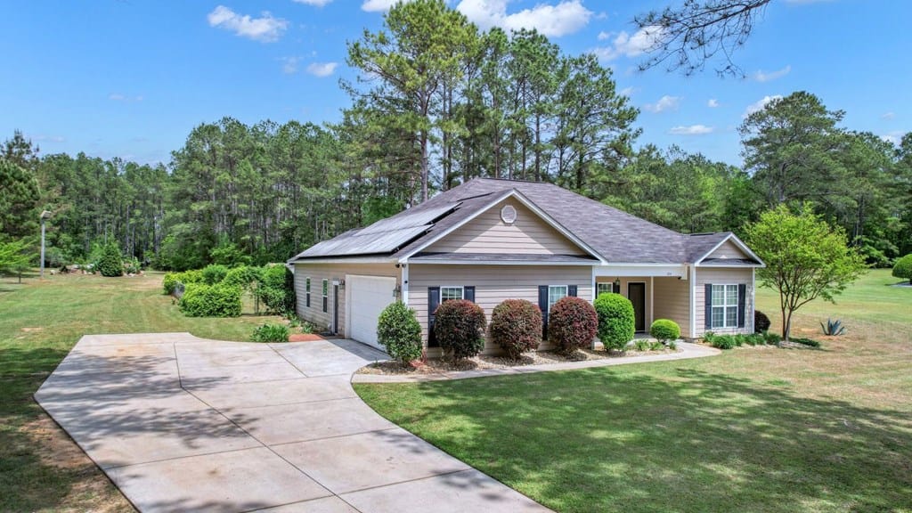 154 Red Tip Ln, Albany, GA 31721, USA
