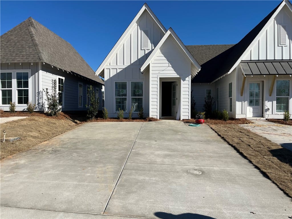 1057 HUNTERS, Opelika, AL, 36801