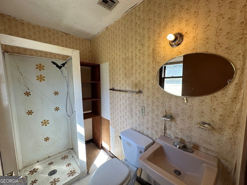 345 BELL QUARTERS, Shorter, AL, 36075