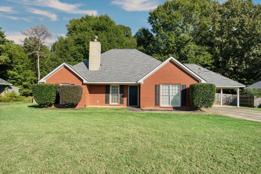 257 Owens Rd, Fort Mitchell, AL 36856