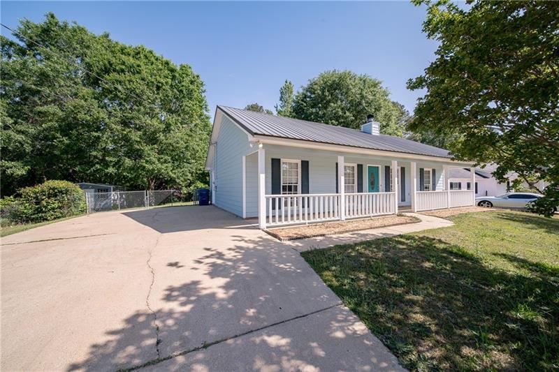 142 Lee Rd 2005, Smiths Station, AL, 36877