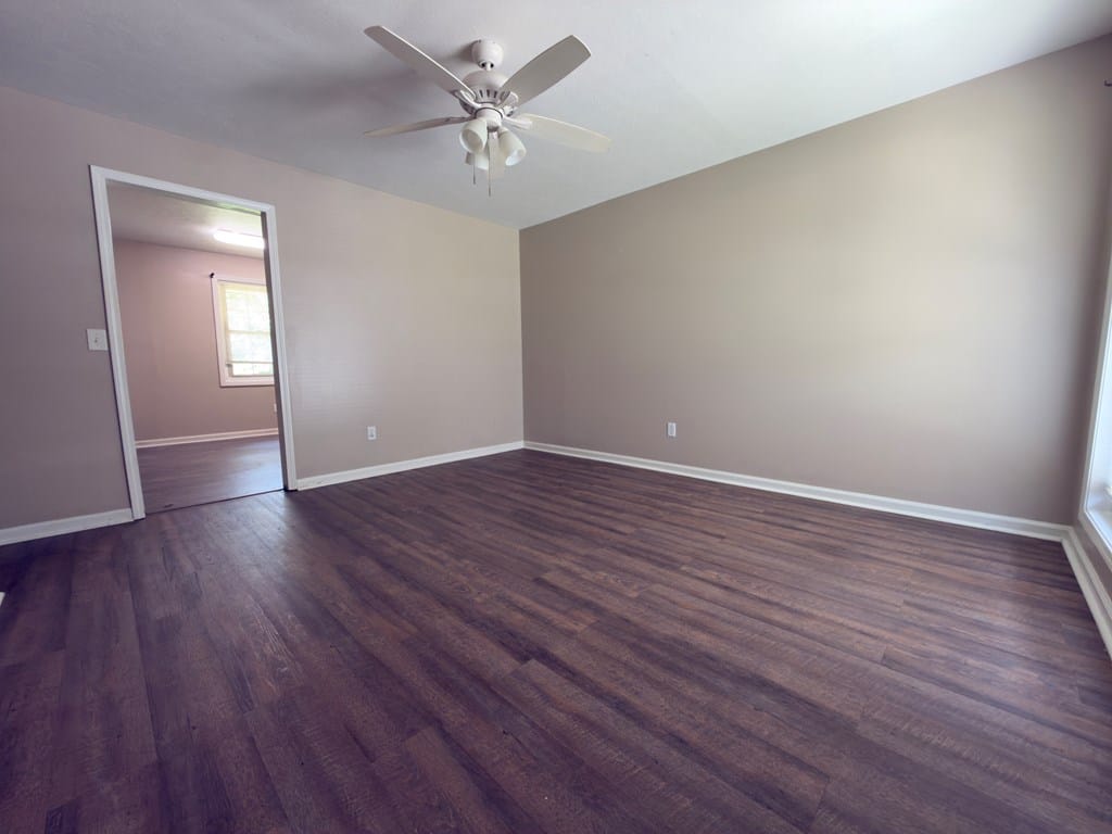 1513 7th St S, Phenix City, AL 36869, Living Room w/entry to kitchen
