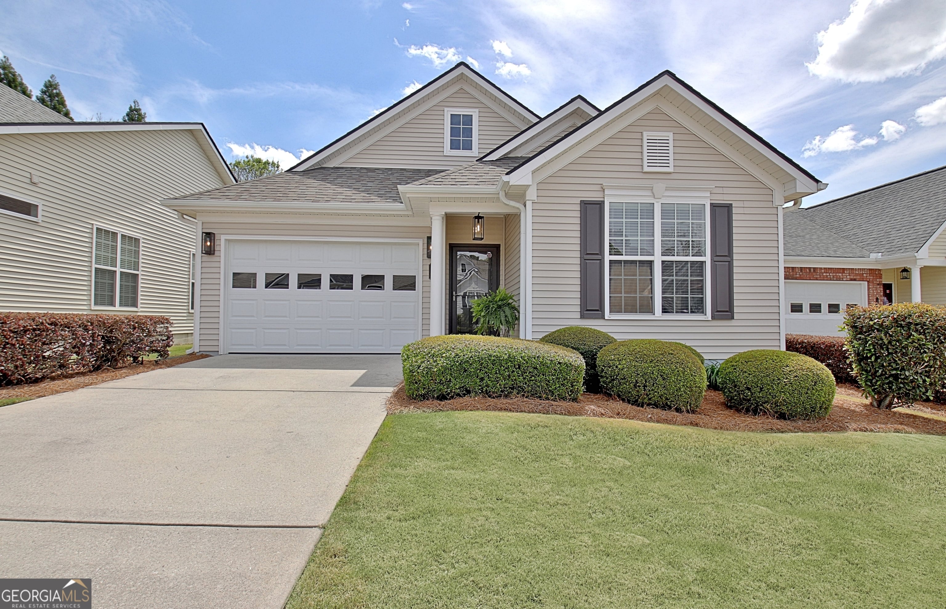 10 Hampshire Ln, Newnan, GA 30265