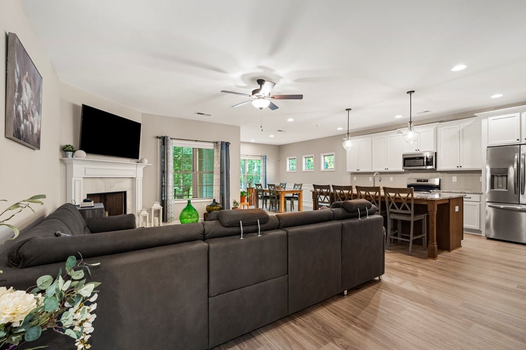 235 Meadowlark Dr, Smiths Station, AL 36877