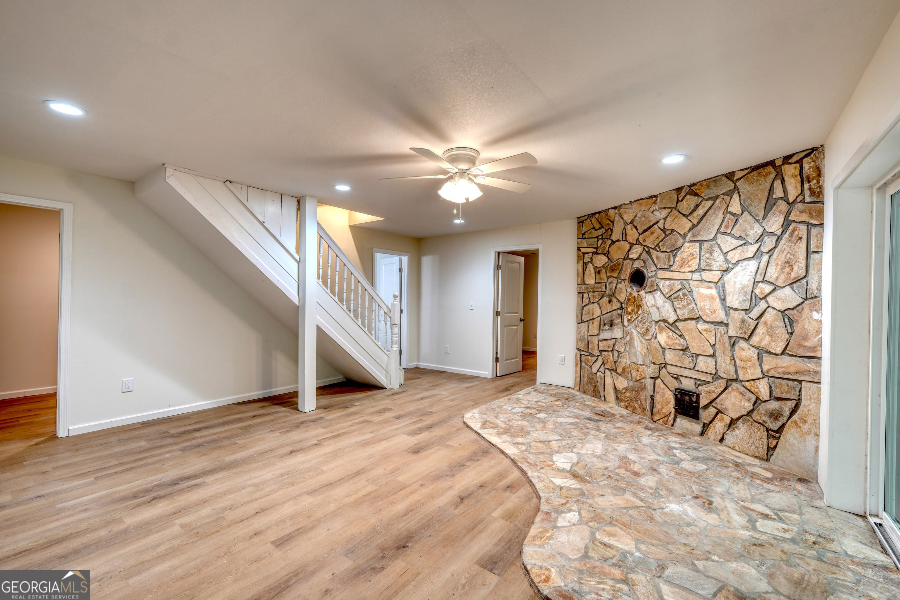198 Big Rock Dr, Hayesville, NC 28904