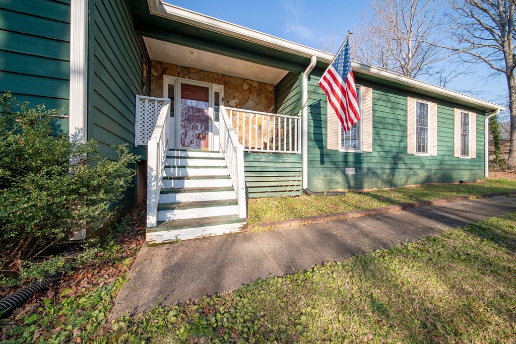 112 Brookwood Dr, LaGrange, GA 30240, USA — Photo 2