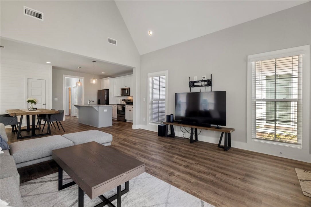 1286 Burrow Circle, Opelika, AL, 36801 — Photo 2