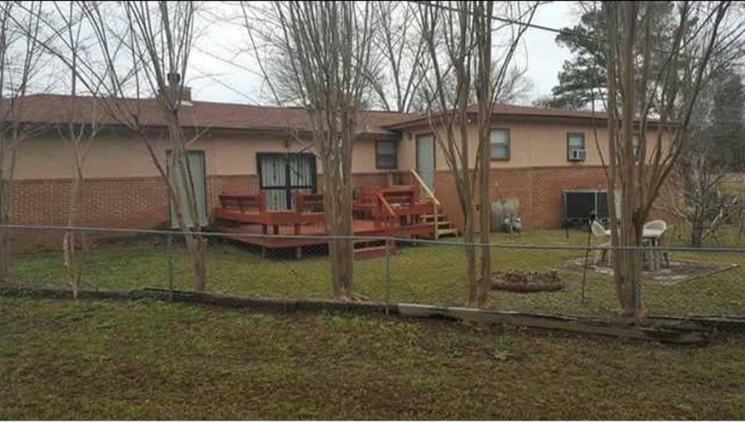 30 Bay St, Tuskegee, AL 36083