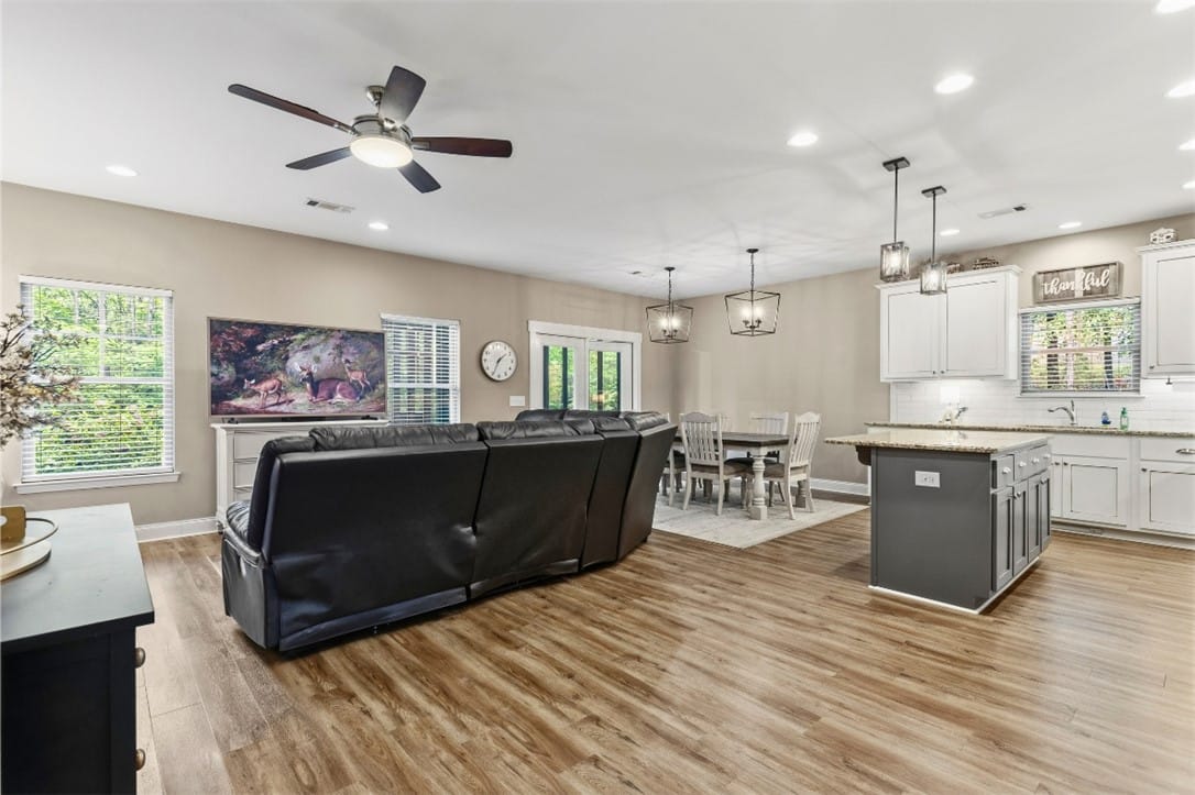 14361 AL-51, Opelika, AL 36804, USA, This inviting space offers a comfortable layout, p