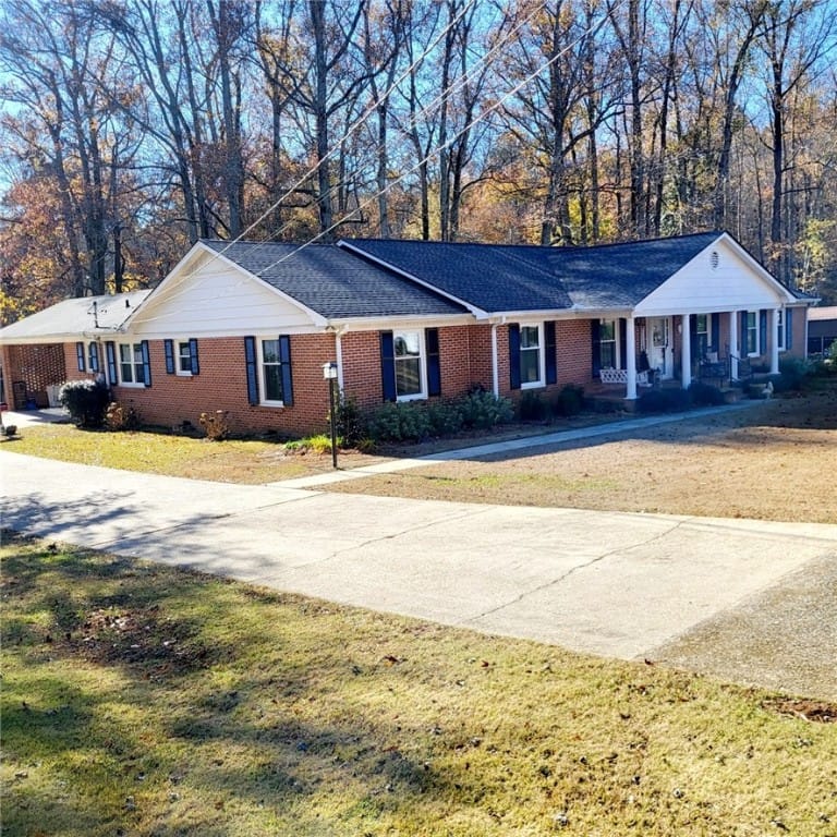 1805 2ND, Lanett, AL, 36863 — Photo 2