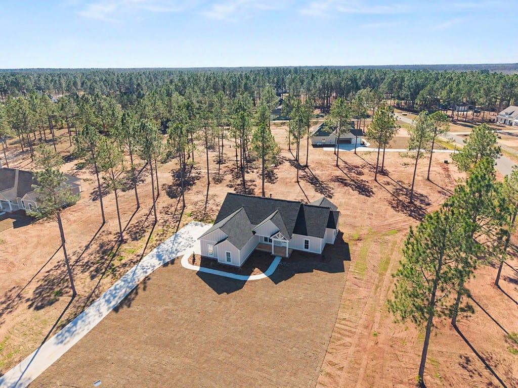 111 Stornoway Dr, Leesburg, GA 31763