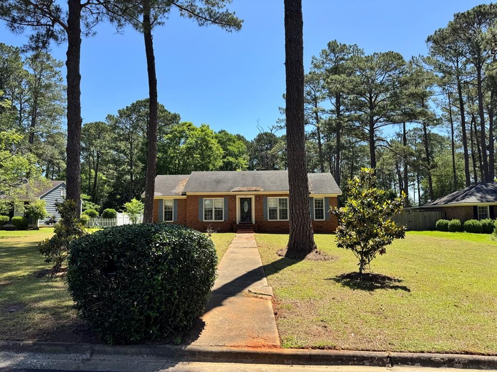 1716 Whisperwood St, Albany, GA 31721