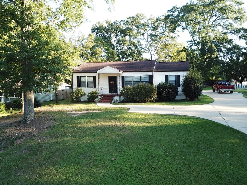 1814 30th Street East, Valley, AL, 36854