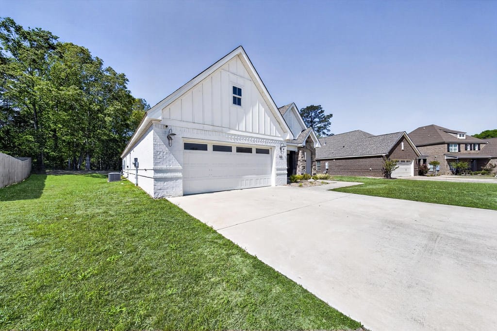 66 Quail Run Ave, Smiths Station, AL 36877