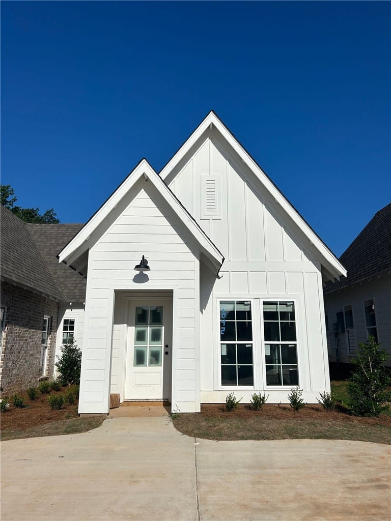 1042 HUNTERS, Opelika, AL, 36801