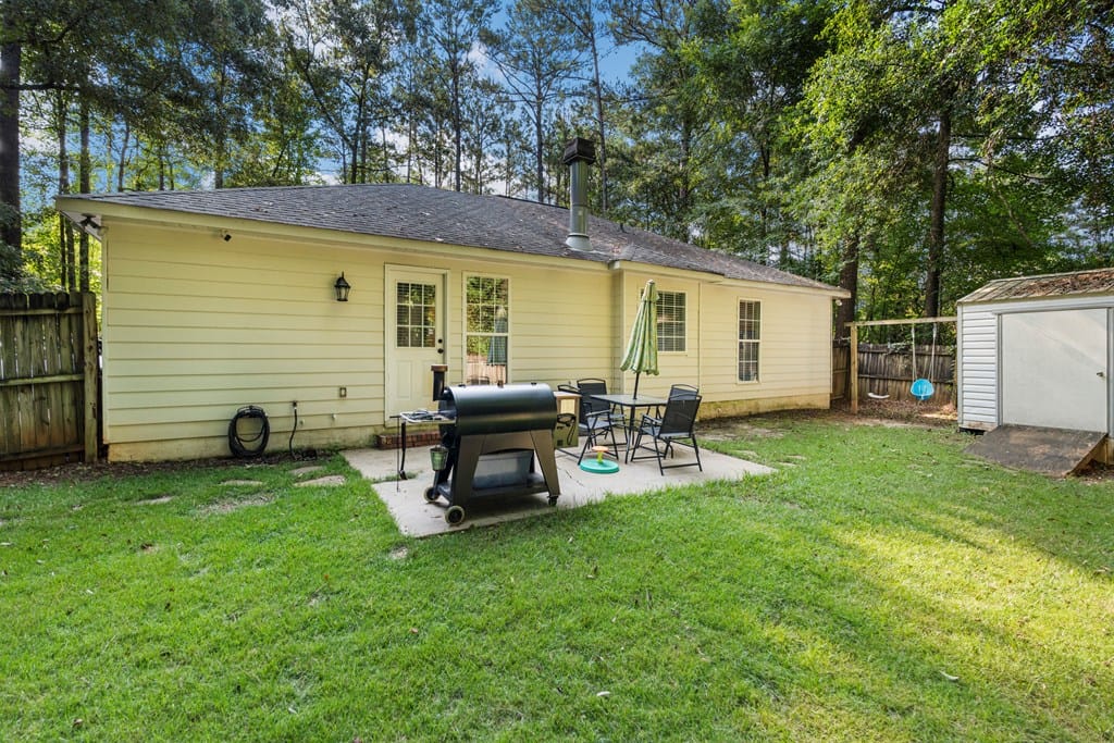 327 W Pine Dr, Fortson, GA 31808