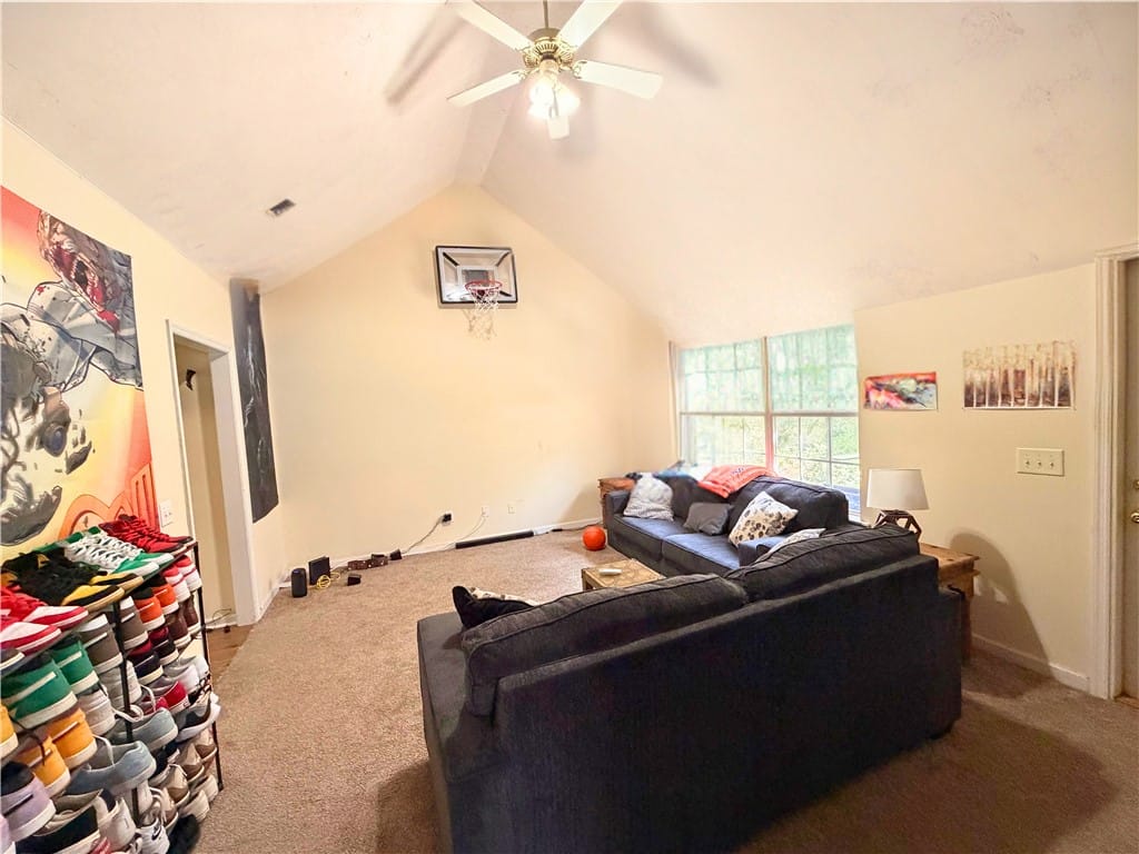 818 Greenwood Dr, Auburn, AL 36832, Huge Living Room with Cathedral Ceiling - Image ha