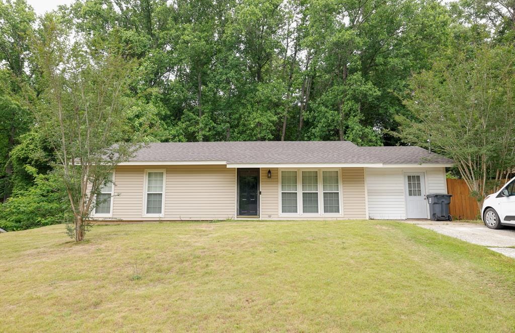 2004 46th St, Phenix City, AL 36867