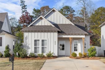 680 VILLAGE, Opelika, AL, 36801