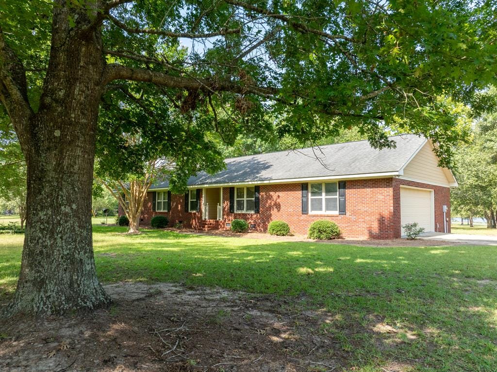 774 Flowing Well Rd, Leesburg, GA 31763
