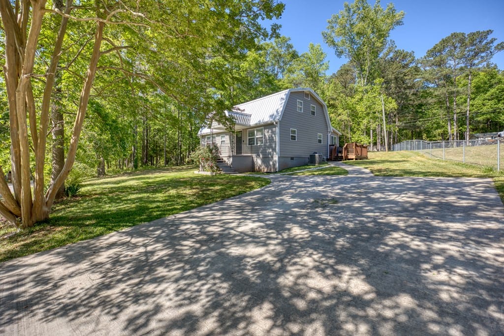 51 Cedar Cir, West Point, GA 31833