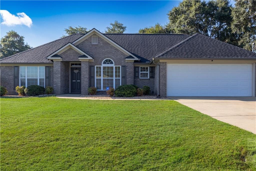 48 Ridgebrook Dr, Phenix City, AL 36869