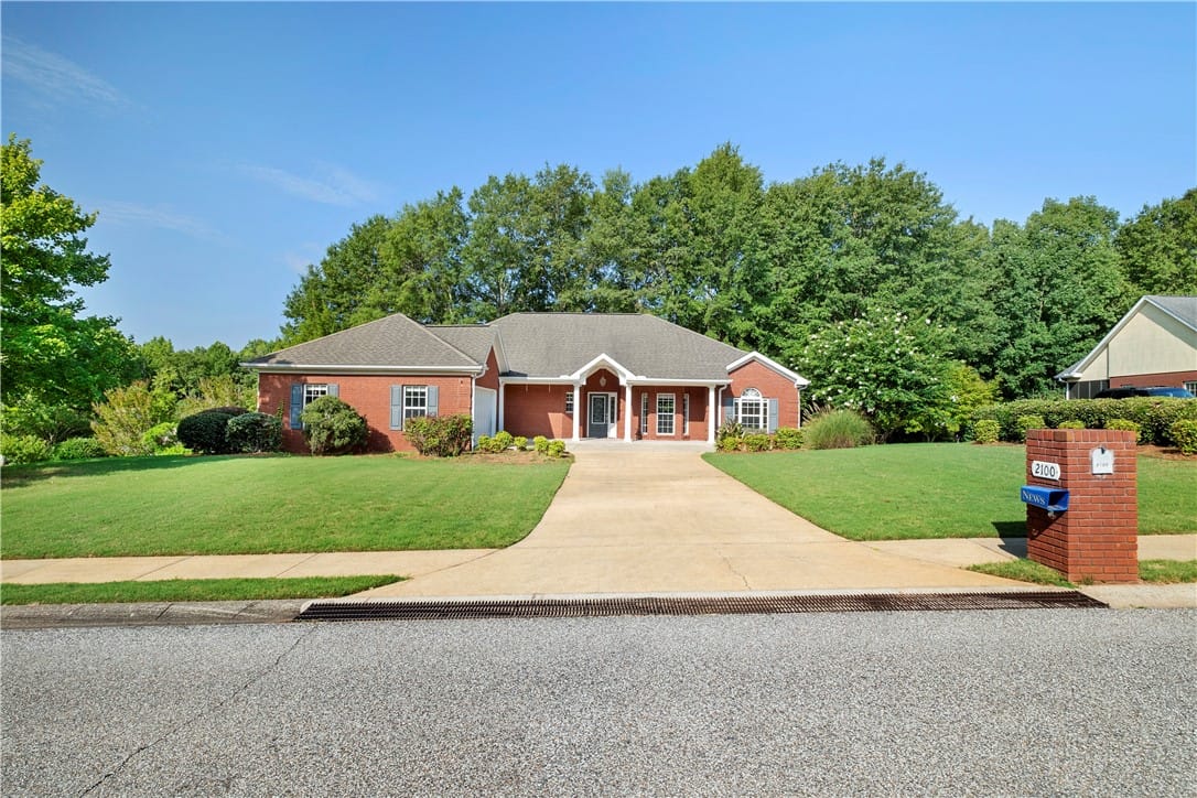 2100 Calcutta Drive, Opelika, AL, 36081