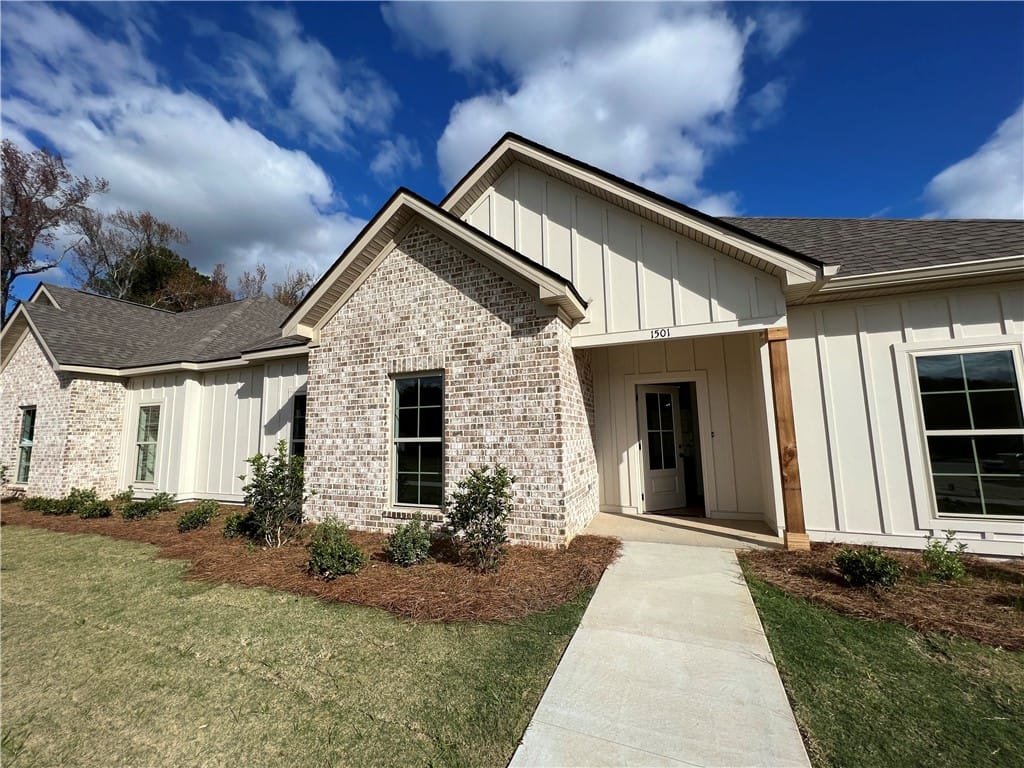 1653 ACADEMY #1501, Auburn, AL, 36830