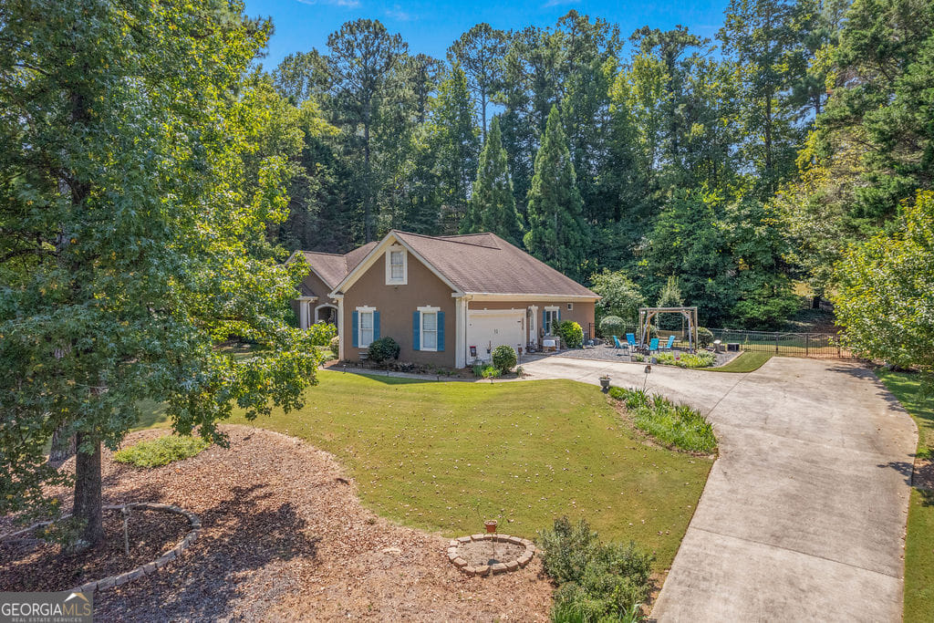 100 S Shore Dr, Newnan, GA 30263