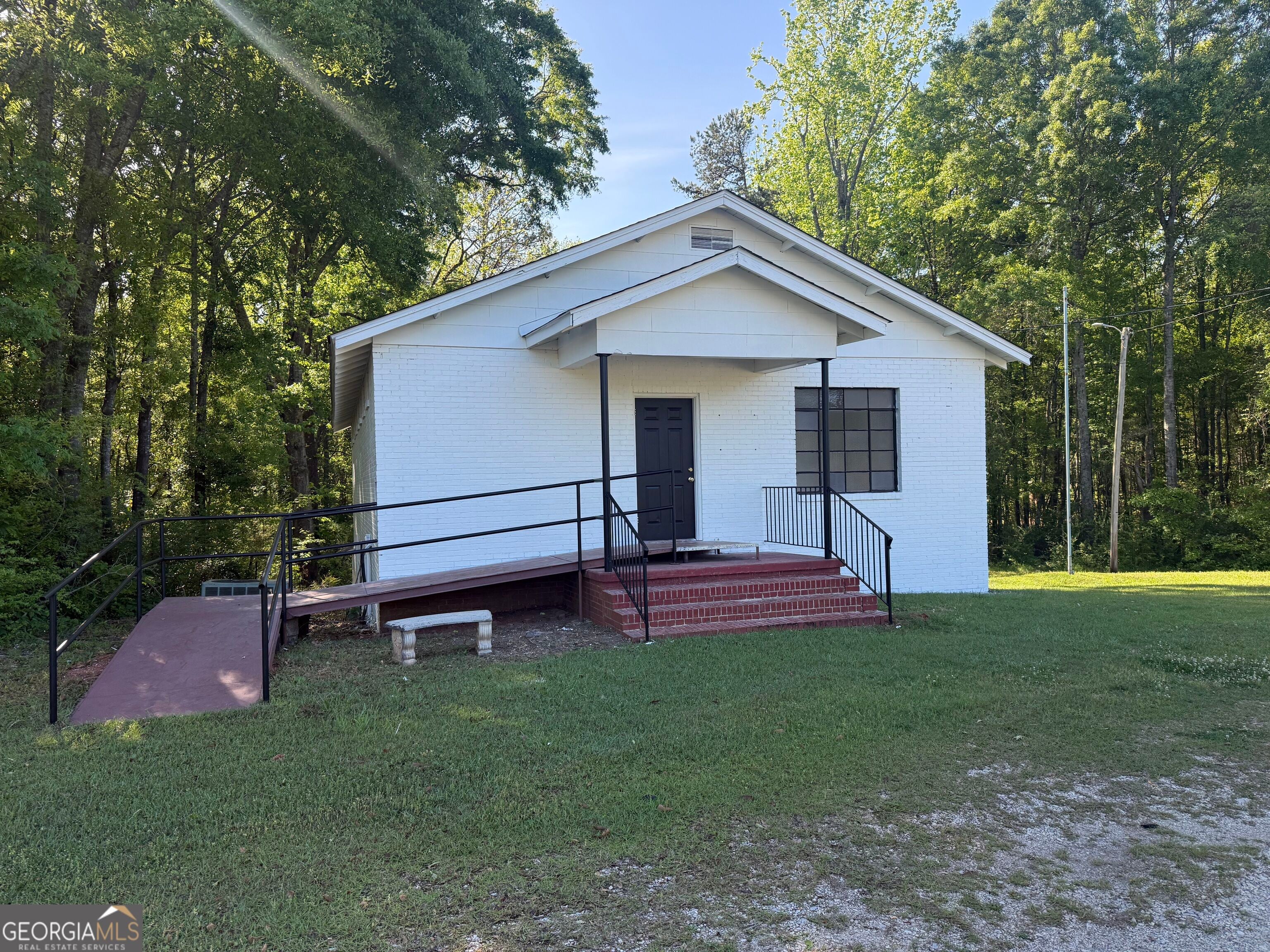 5047 W Point Rd, LaGrange, GA 30240