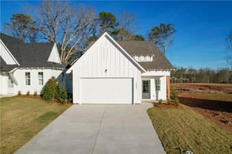 1079 WOODLAND, Opelika, AL, 36801