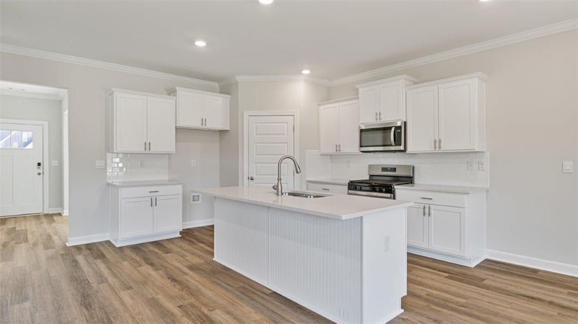 712 Asheton Dr, Auburn, AL 36830