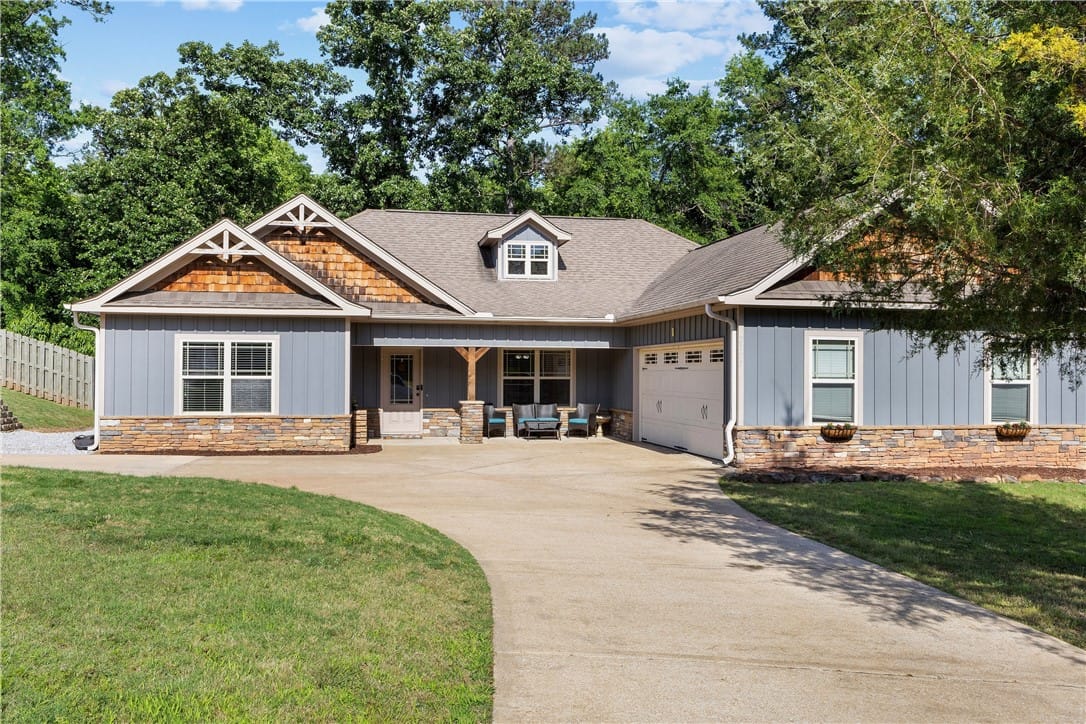 2107 Rockledge Circle, Opelika, AL, 36801