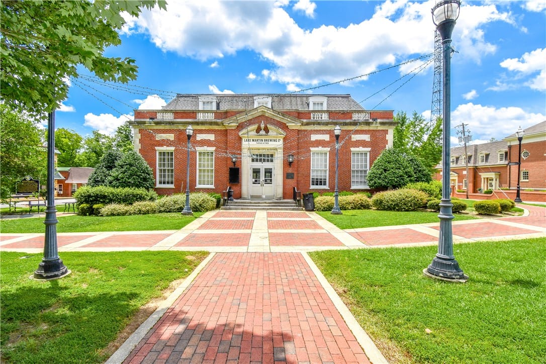 82 COURT, Alexander City, AL, 35010