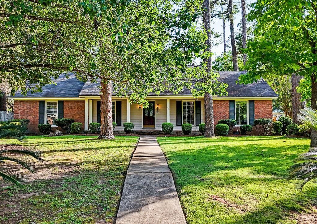 2322 Meadowbrook Ln, Albany, GA 31707