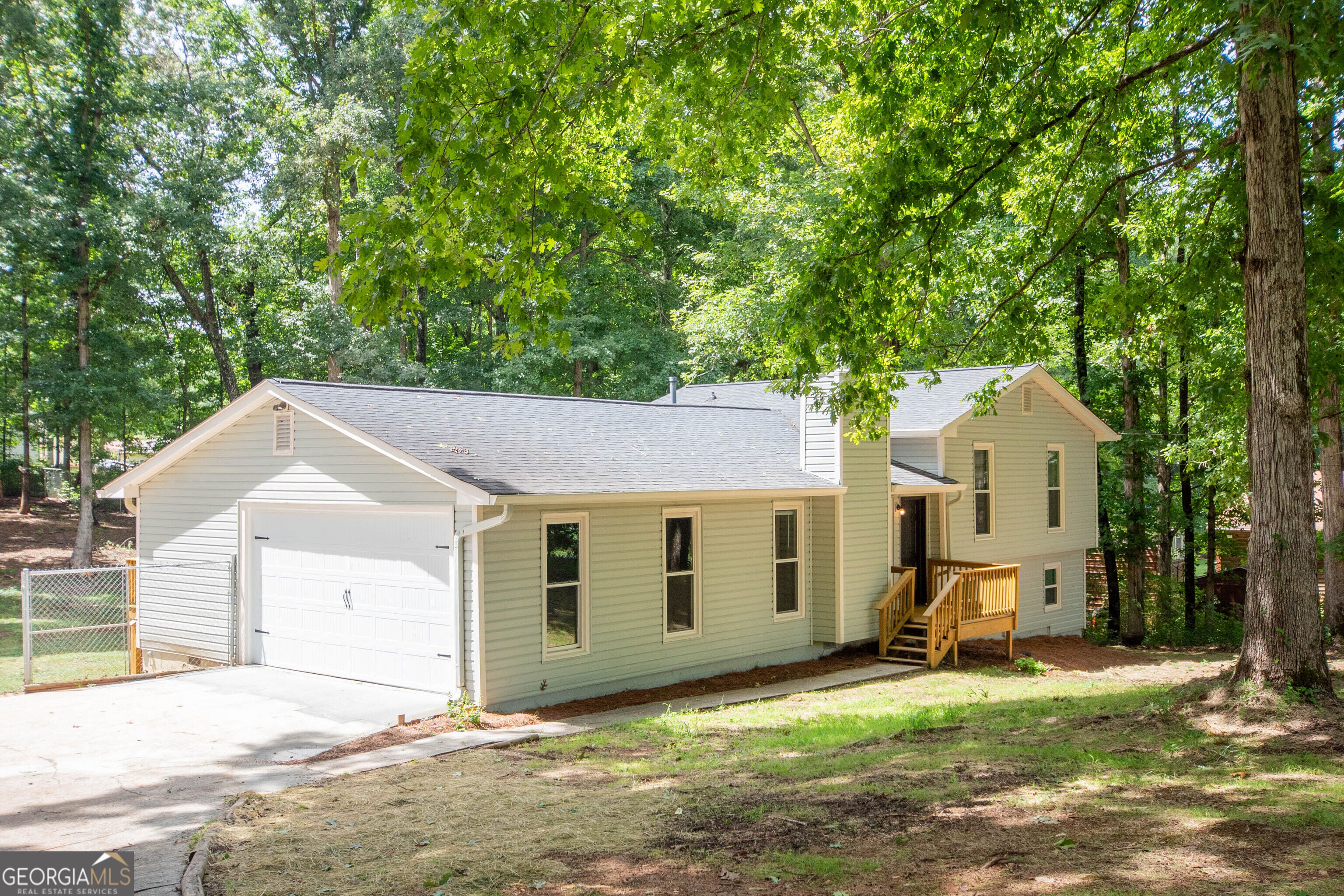 240 Hearthstone Dr W, Newnan, GA 30263