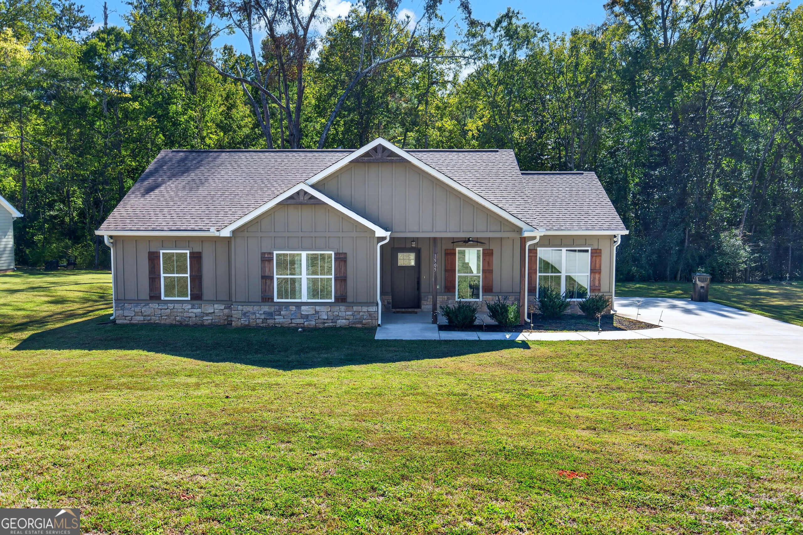 1505 Wisteria Dr, West Point, GA 31833