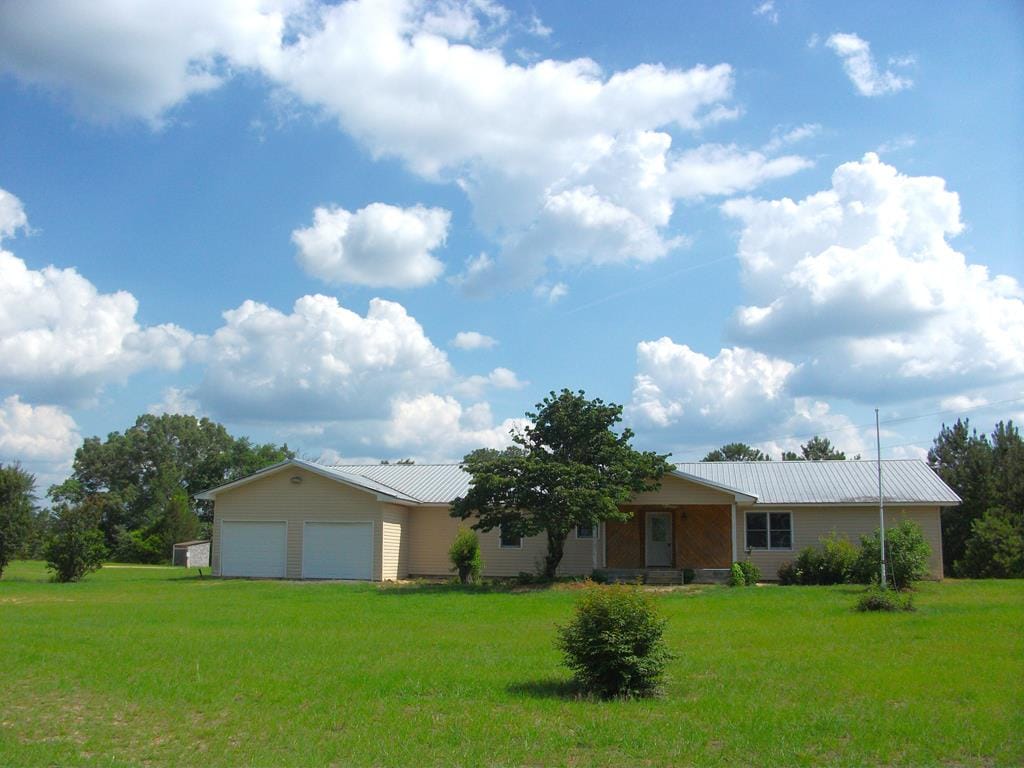 66 Pineknot Farms Road, Box Springs, GA, 31801