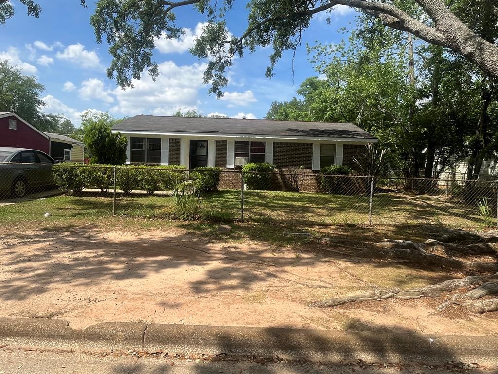 715 Cantrell Ln, Albany, GA 31705