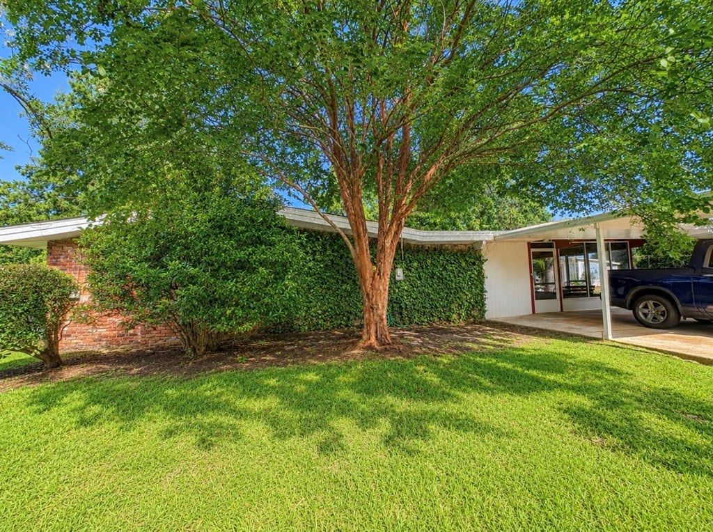 2408 Whispering Pines Cir, Albany, GA 31707