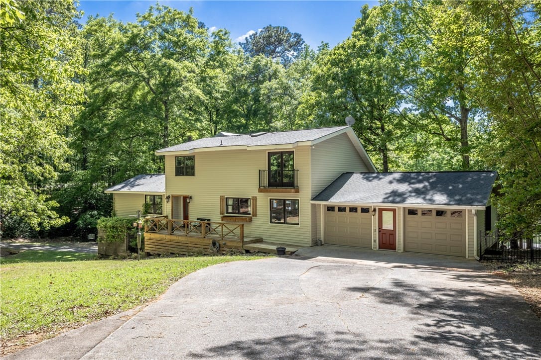 80 Stillwaters Grove, Dadeville, AL 36853, This secluded property features a large driveway,