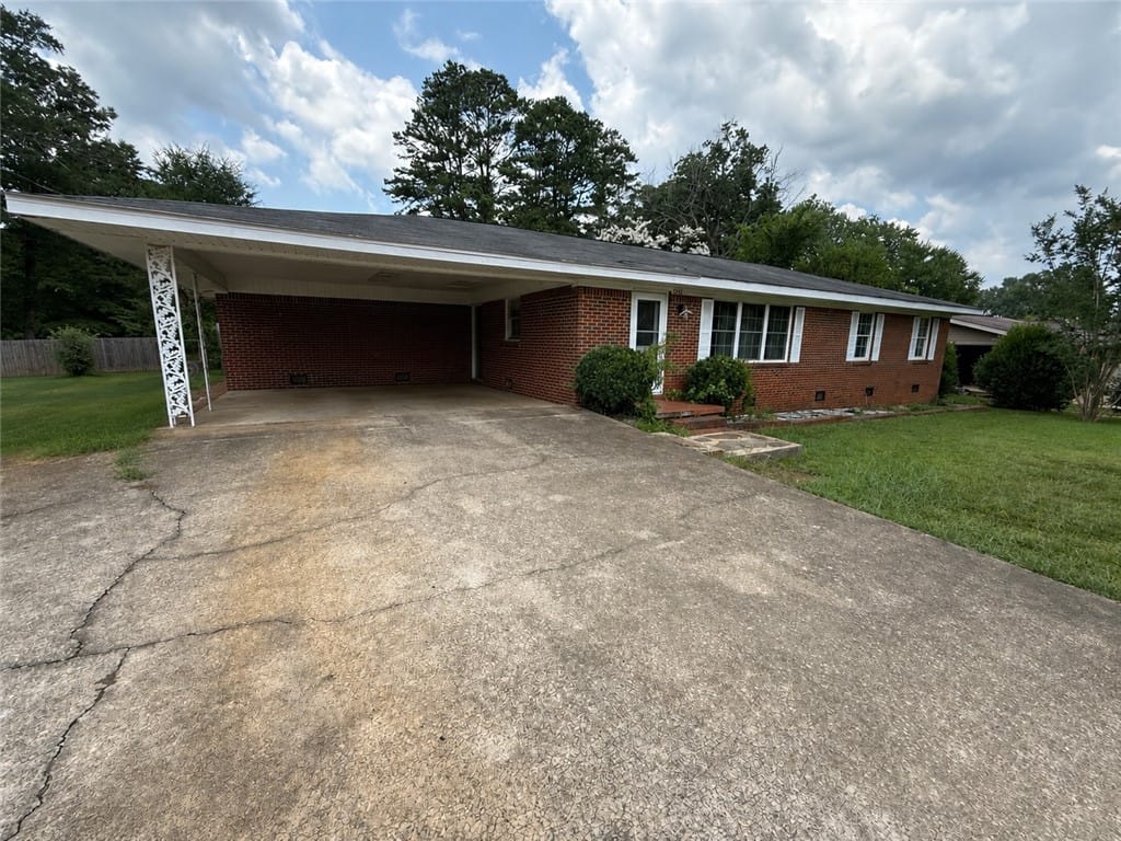 2405 11th Ave, Valley, AL 36854