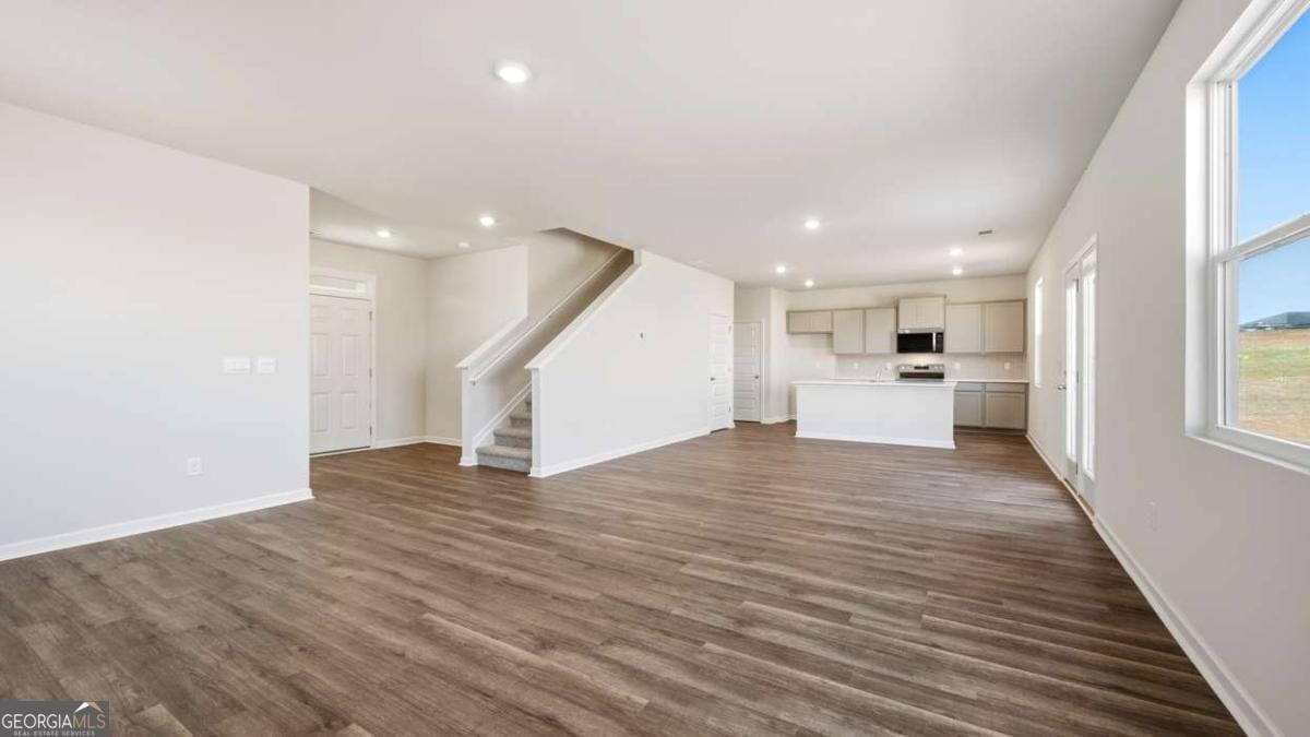 105 White Spruce Wy, Newnan, GA 30265, USA