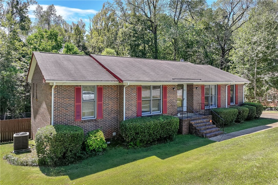 701 North Hills Drive, Opelika, AL, 36801 — Photo 2