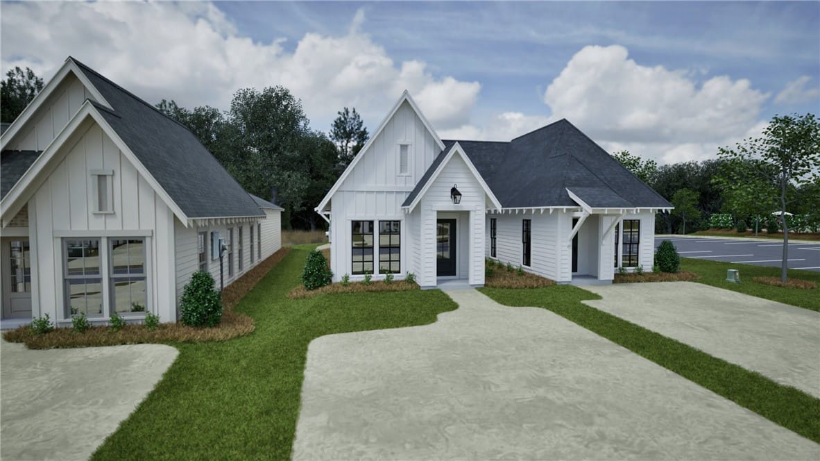 1062 HUNTERS, Opelika, AL, 36801