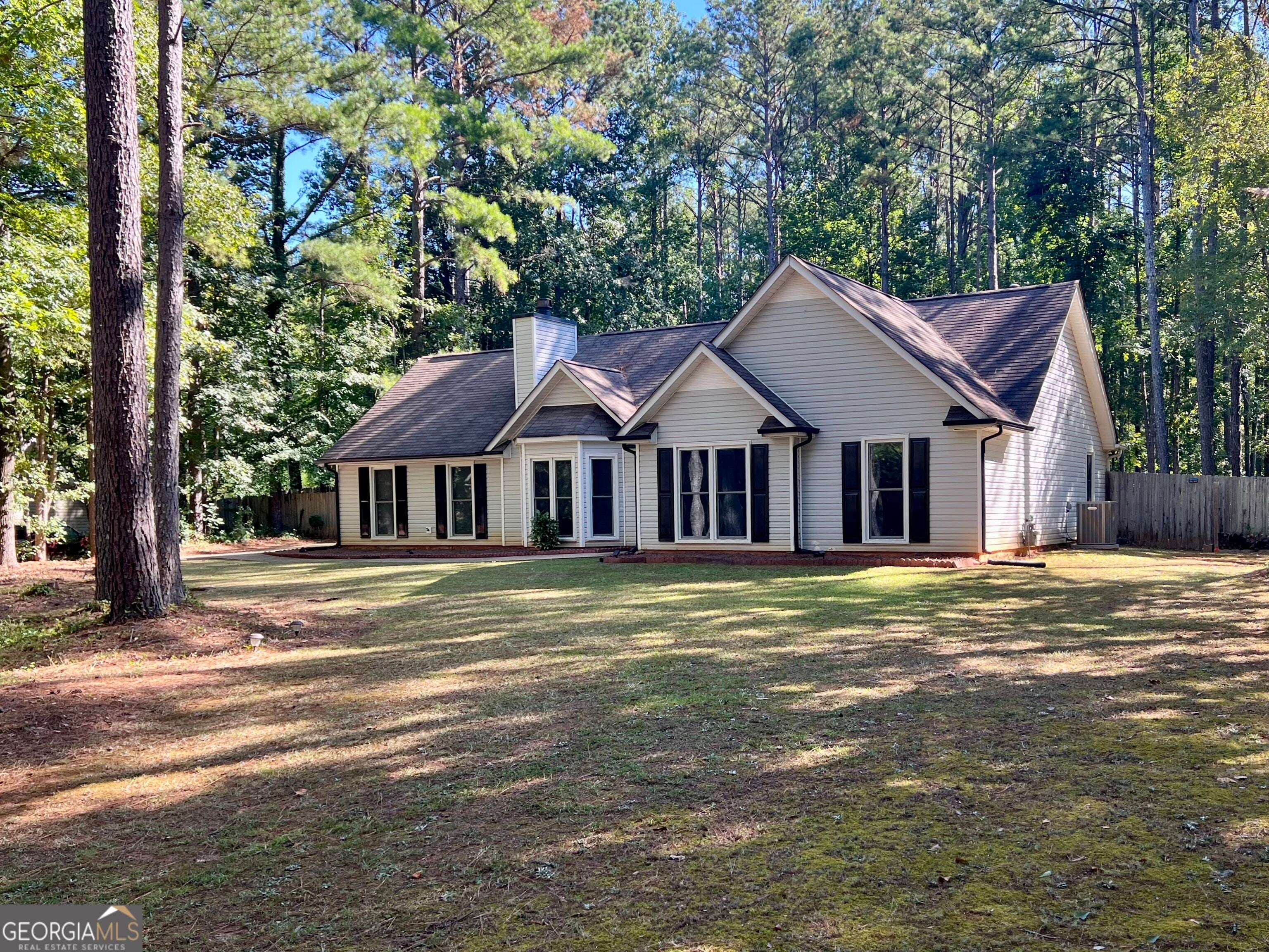 37 Jeb Stuart Dr, Newnan, GA 30265