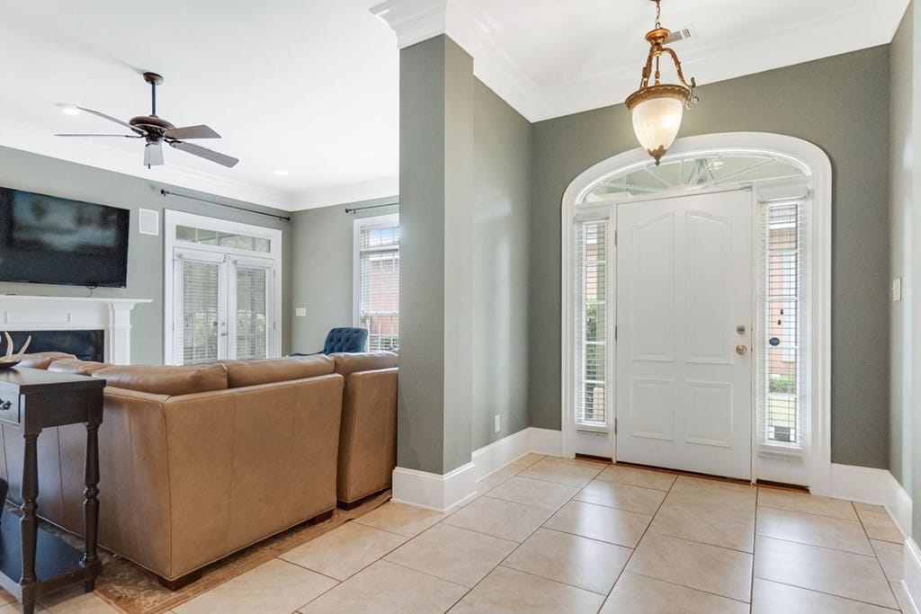 238 Stonegate Dr, Albany, GA 31721