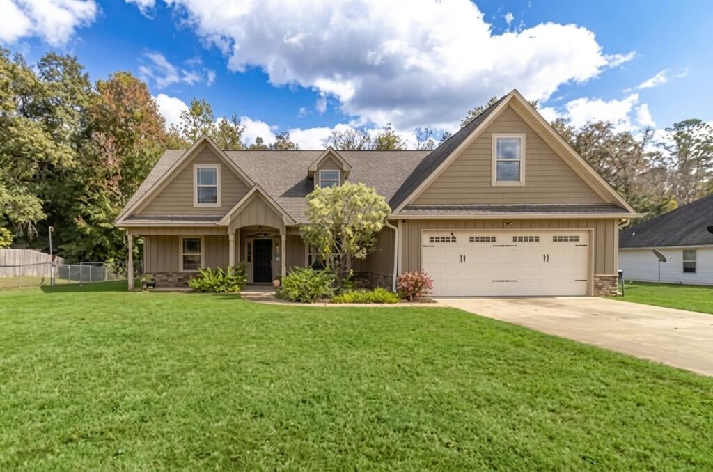 15 Isbell Rd, Fort Mitchell, AL 36856